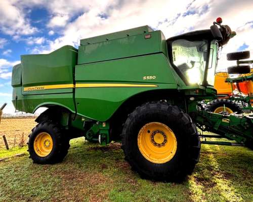 Cosechadora John Deere S550, año 2019