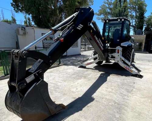 Retroexcavadora HMK 102b 4X4 2025