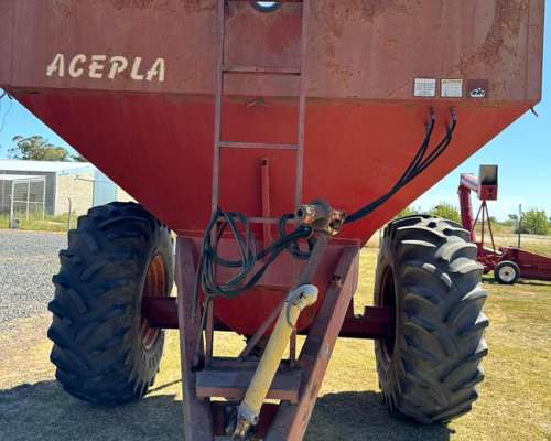 Monotolva Acepla de 10tn con Cubiertas en muy Buen Estado