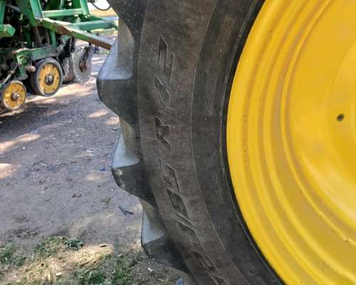 John Deere 7 200 J con Duales con Piloto