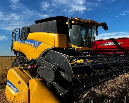 New Holland CR 680 Cabezal 35 Pies