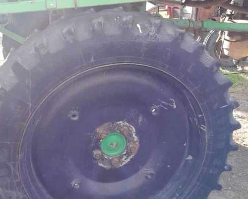 Pulverizadora Metalfor 2800, con 26 Mts. de Botalón