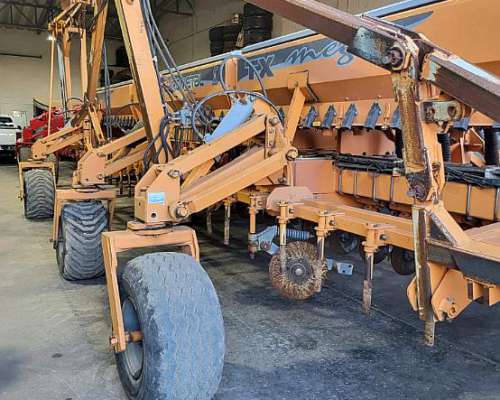 Sembradora Agrometal TX Mega Reparada 32 a 35