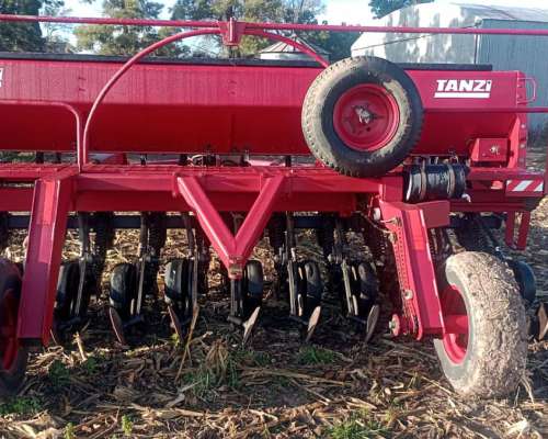 Sembradora Tanzi 4300monodisco de 24 Lineas a 19 Abono en L