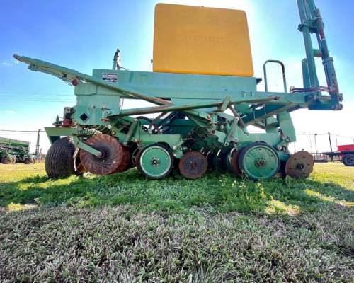 Sembradora Pierobon TD 21-24- muy Buena - Disponible