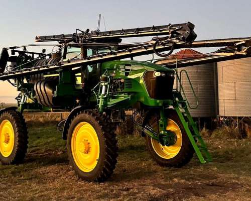 Pulverizadora John Deere 4730.