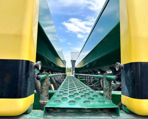 Sembradora Pierobon MIX 3b 10 Surcos Neumatica. Buen Estado