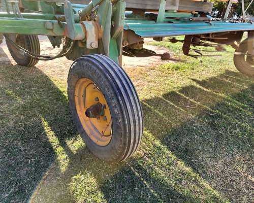 Desmalezadora e Hileradora 3mts a Corra. año 1998.