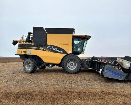 Cosechadora Axial Challenger 670 C/ Draper Piersanti 30 Pies