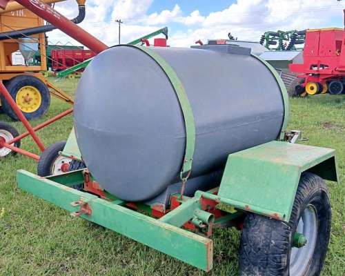 Tanque Plástico de 1.000 Lts con Chasis
