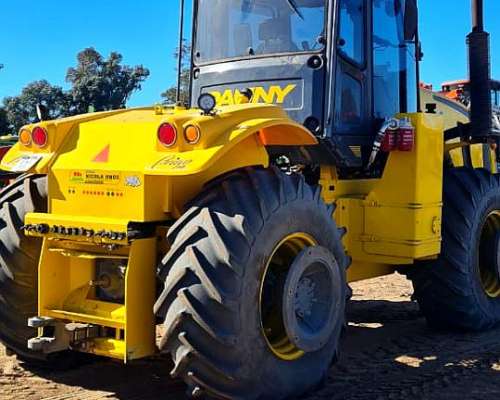 Tractor Pauny 710 Dual