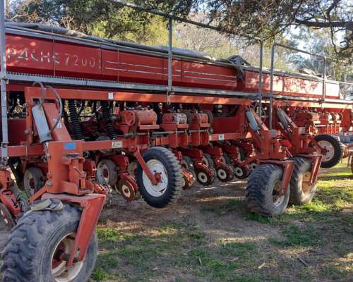 Sembradora Apache 7200 de 18 a 52 Doble Fertilización
