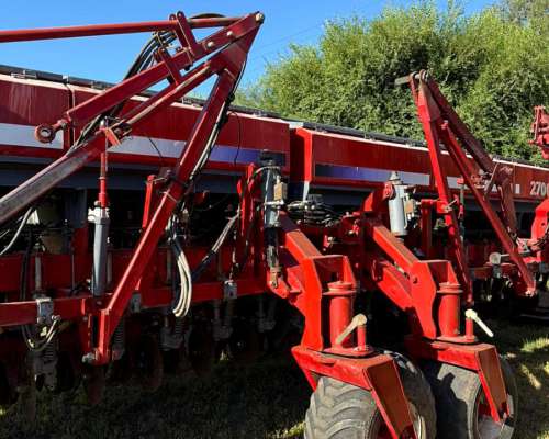 Sembradora Apache 27000 24 Surcos a 42 Doble Fertilizacion