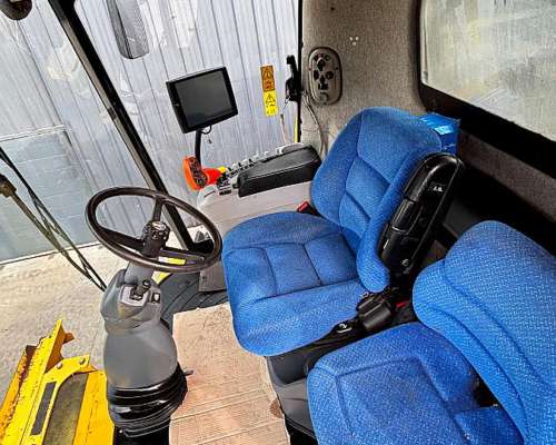 New Holland CR6080 Usada