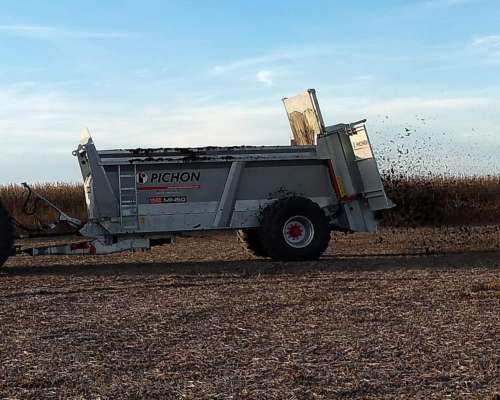 Fertilizadora P/orgánicos y Calcáreos Pichon MUCKMASTER1450