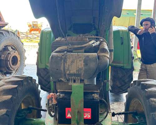 John Deere 5725 Dual, Paton. año 2014. 3pts. M 11000hs. 90hp