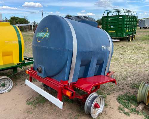 Acoplado Tanque Plástico 1500lts - de Arequito - Disponible