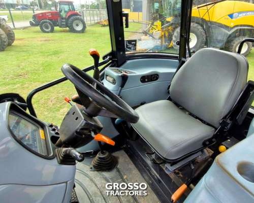 Tractor New Holland T6.140, con Pala Gyp, 2013.