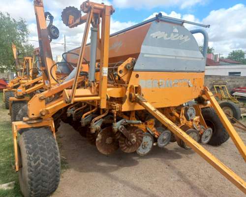 Agrometal MXY 23/21, Tolva Única, Niveladoras con Bolilleros