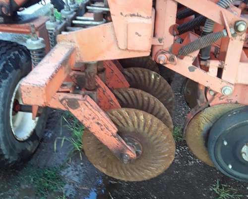 Sembradora Fercam F 440 de 23/21