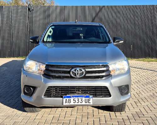Toyota Hilux SR 4X4 D/C Manual