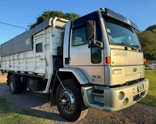 Ford Cargo 1831 C/carroceria