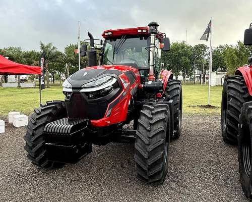 Tractor Traxor Tc1504+ 150 HP 4X4 con 3 Puntos