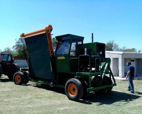 Embolsadora Forrajera 9/10 Pies Motor 260hp y Cabina Metabel
