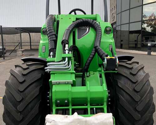 Minicargadora Telescópica Avant 850