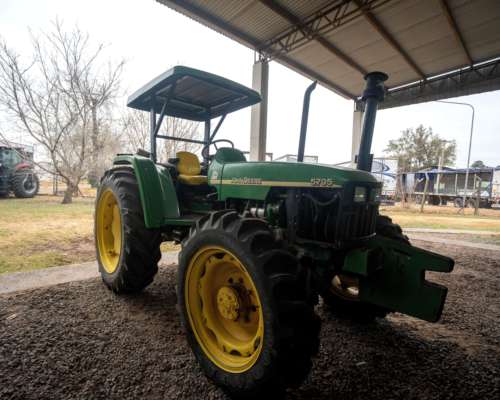 Tractor John Deere 5705 - Agroads