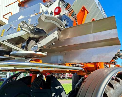 Fertilizador Autopropulsado Jacto Uniport 5030