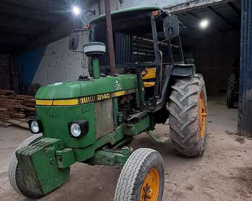 Tractor John Deere 2140