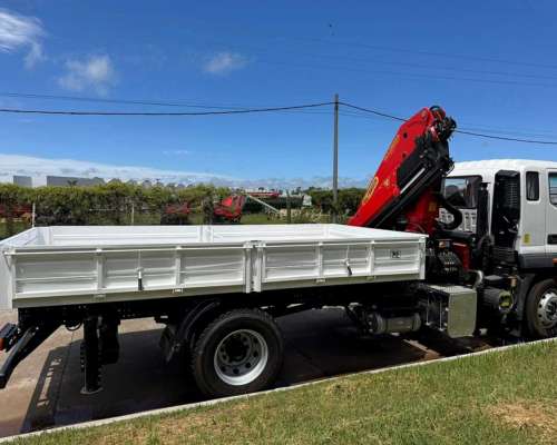 Carrocería Baranda Volcable + Grua Industrias JEP