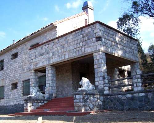Se Vende Casa en 10 Hectáreas Frente al Dique (punilla)