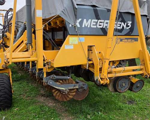 Sembradora Agrometal TX Mega de 16 Lineas a 52cm Neumatica