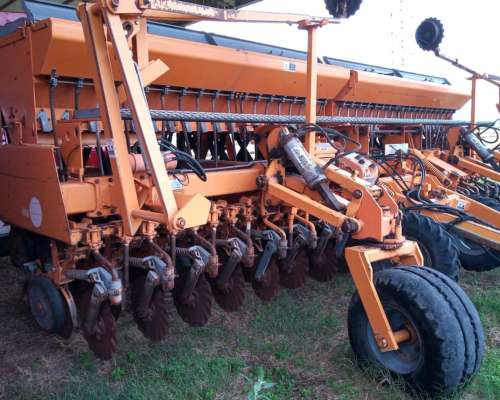 Sembradora Agrometal MXY de 37 a 17,5 Alfalfero a Reparar