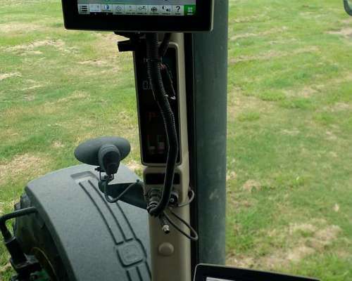 John Deere 8310 R. año 2013. Americano. 7400 HS. Piloto