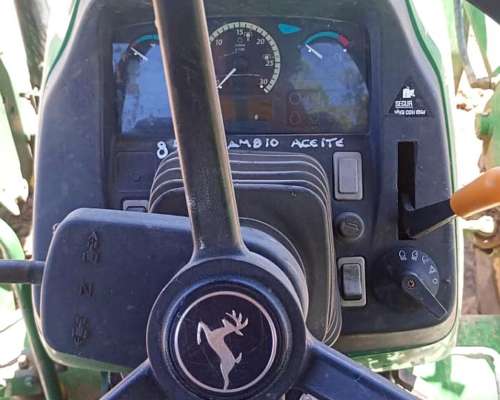 Tractor John Deere 5090, año 2016, con Pala y Pinche Frontal
