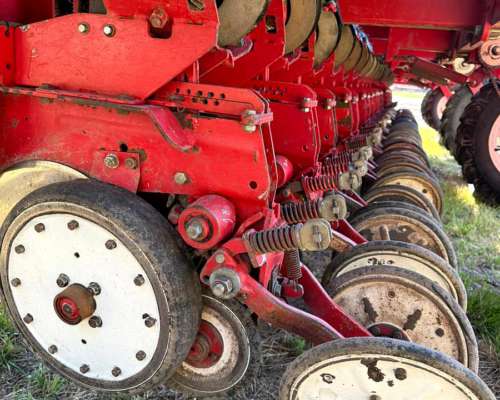 Sembradora Apache 27000 24 Surcos a 42 Doble Fertilizacion