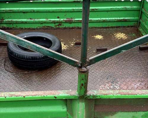 Acoplado Playo con Tanque 1000lts de Combustible MF