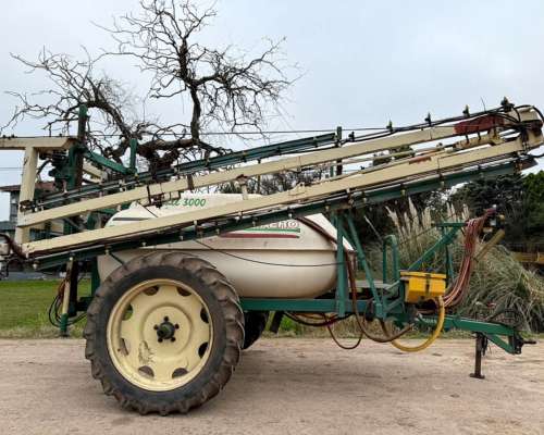 Pulverizador Pampero Tetra Full 3000 de 3000 Lts de 21 Mts