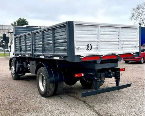 Camión Iveco Tector 170e22 2014 con Carrocería Bi-vuelco