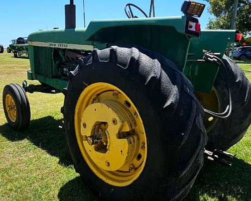 Tractor John Deere 3530, 105hp, 2wd, Paton, 1980.