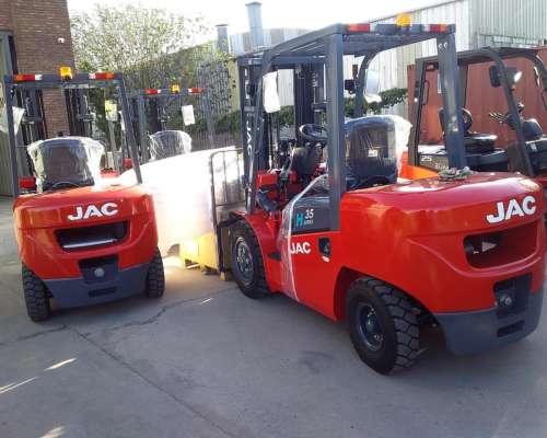 Autoelevador JAC 3,5 TN Motor Mitsubishi Diésel TT4500