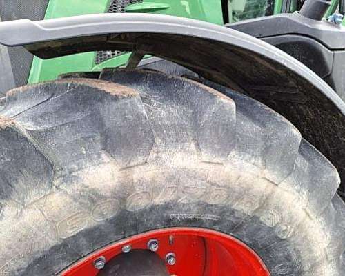 Fendt 860 Vario con Tres Puntos Delantero