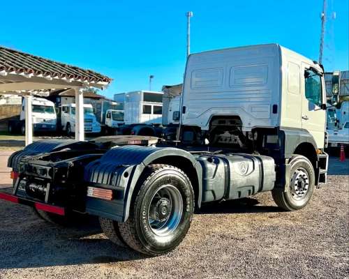 Camión Mercedes Benz Axor 1933 S36 año 2011 Cabina Original