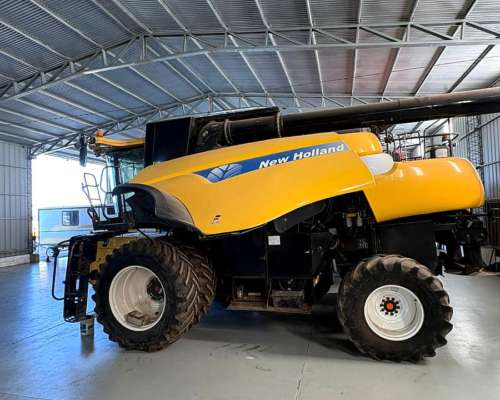 New Holland CR 9060