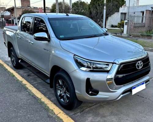 Toyota Hilux 2.8 TDI CD 4X2 SRV AT6 204cv 2021 U$35.999