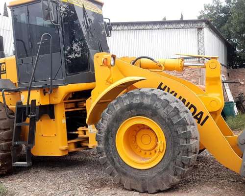 Hyundai HL 760, con 3 Mts