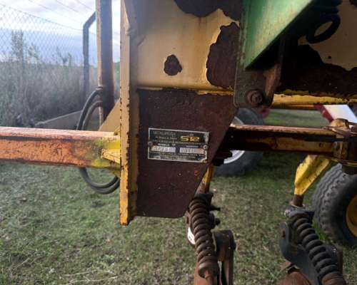 Fertilizadora Marca SR 21 a 35 con Marcadores